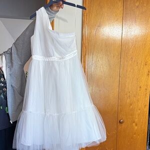 Elegant White One-Shoulder Dress